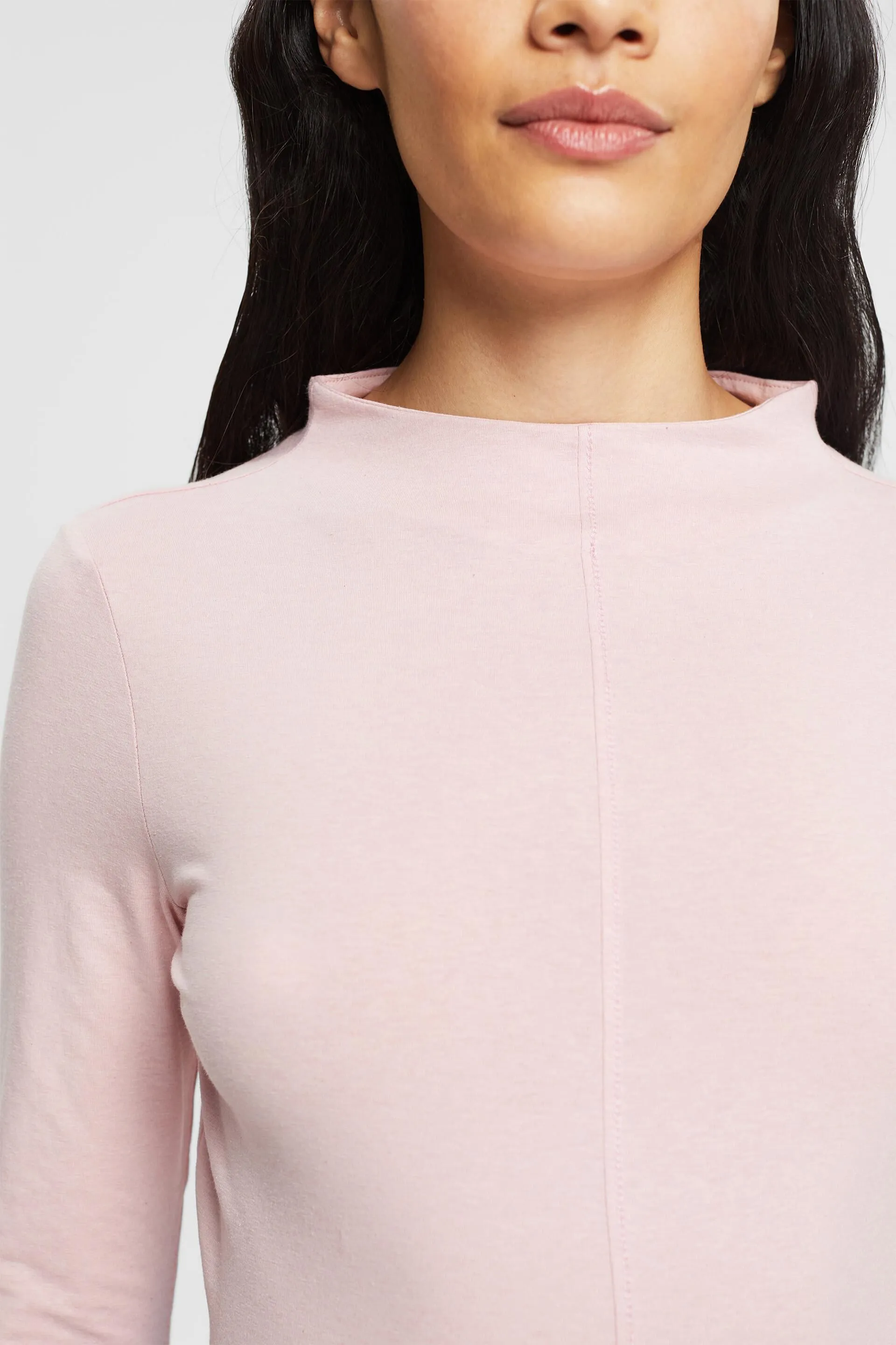 Maglia a maniche lunghe con scollo a barchetta